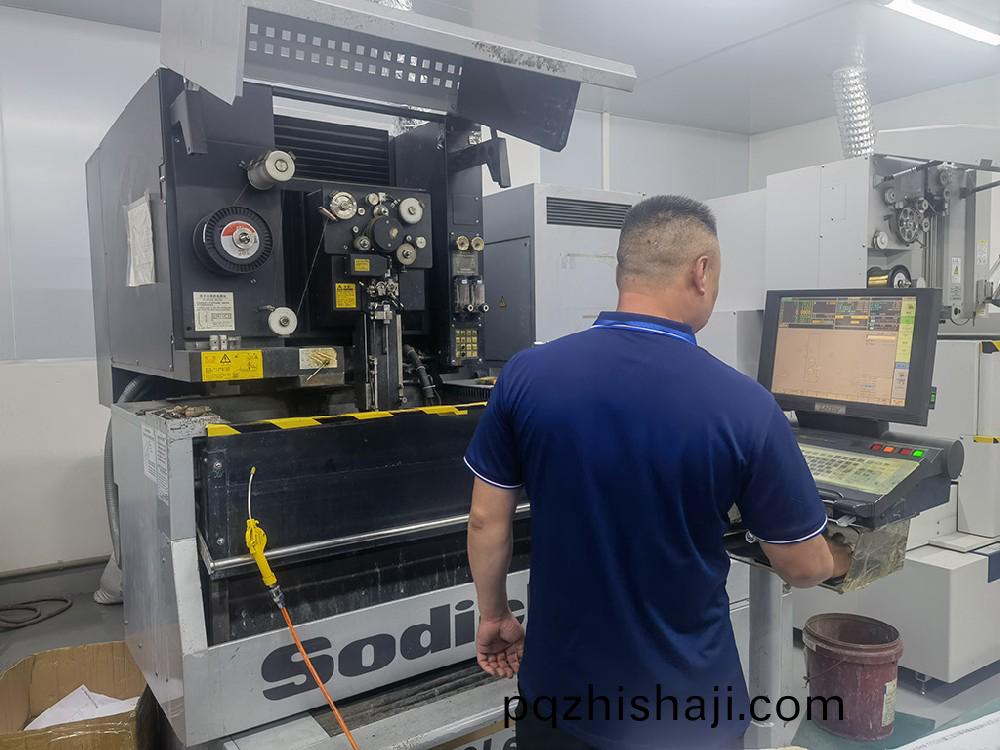 沙迪尅慢走絲(si)-01